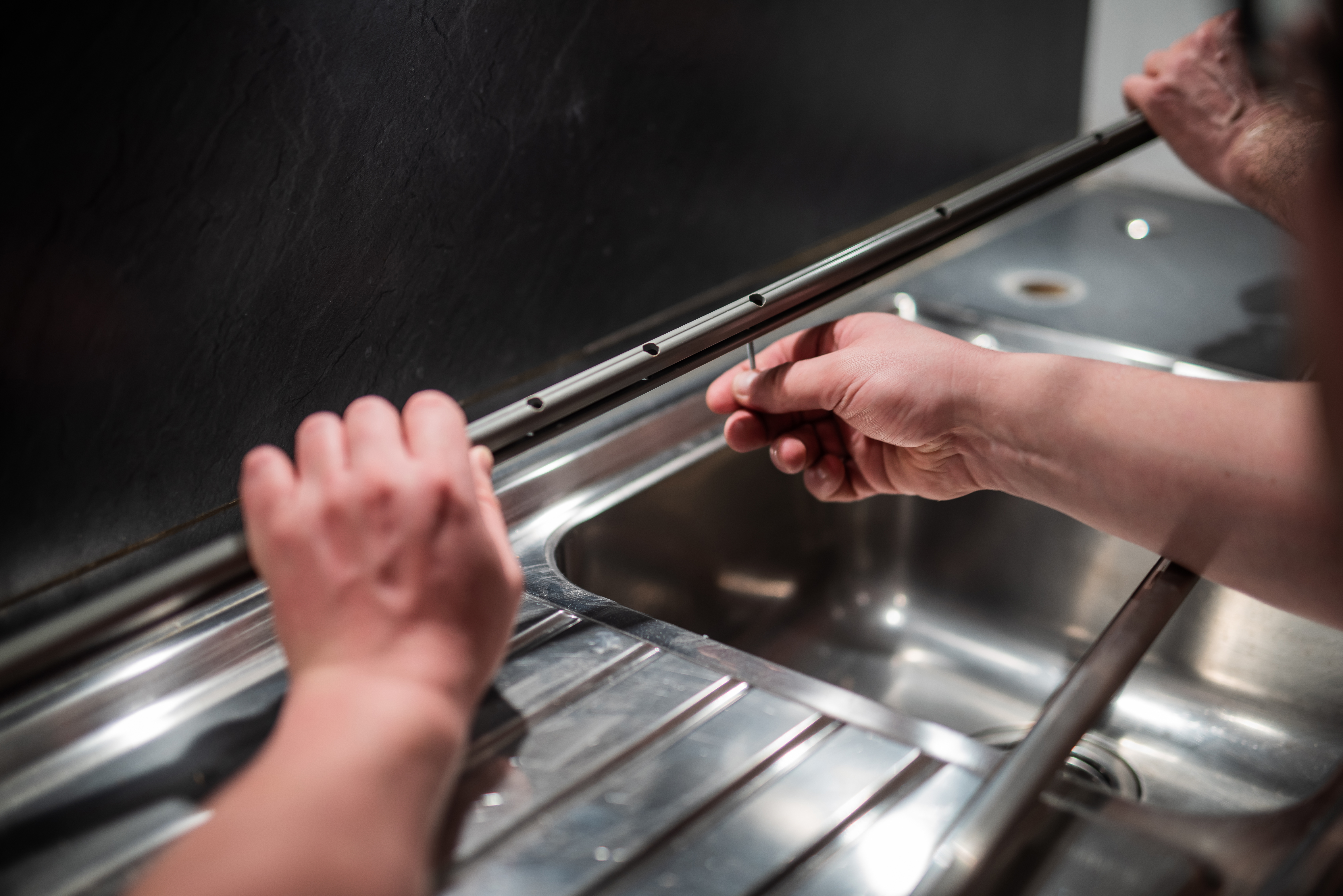 2020_Handwerk_Küchen-Montage_Einbau_Spuele