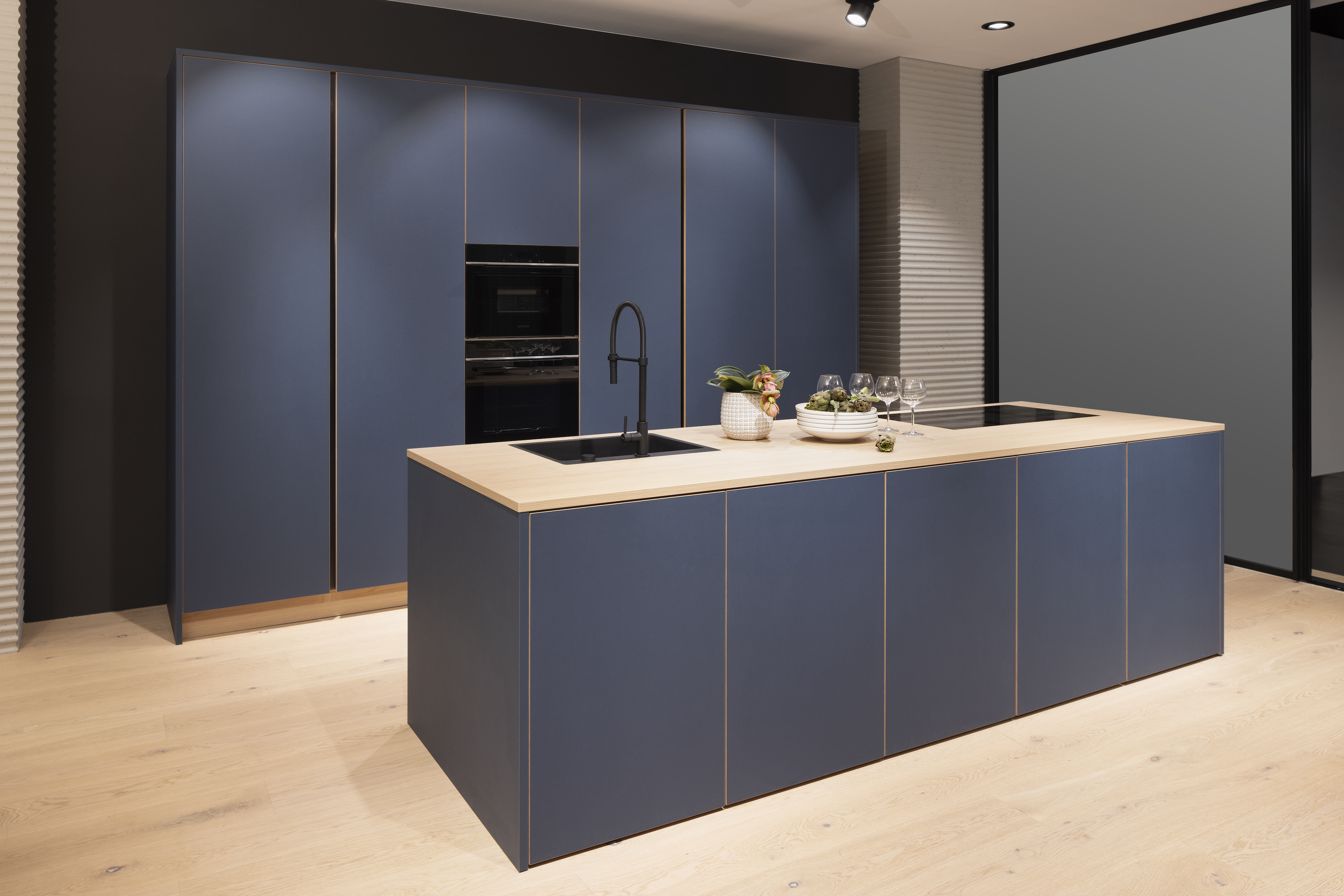 Häcker-Küche Systemat in Feineiche Rauchblau